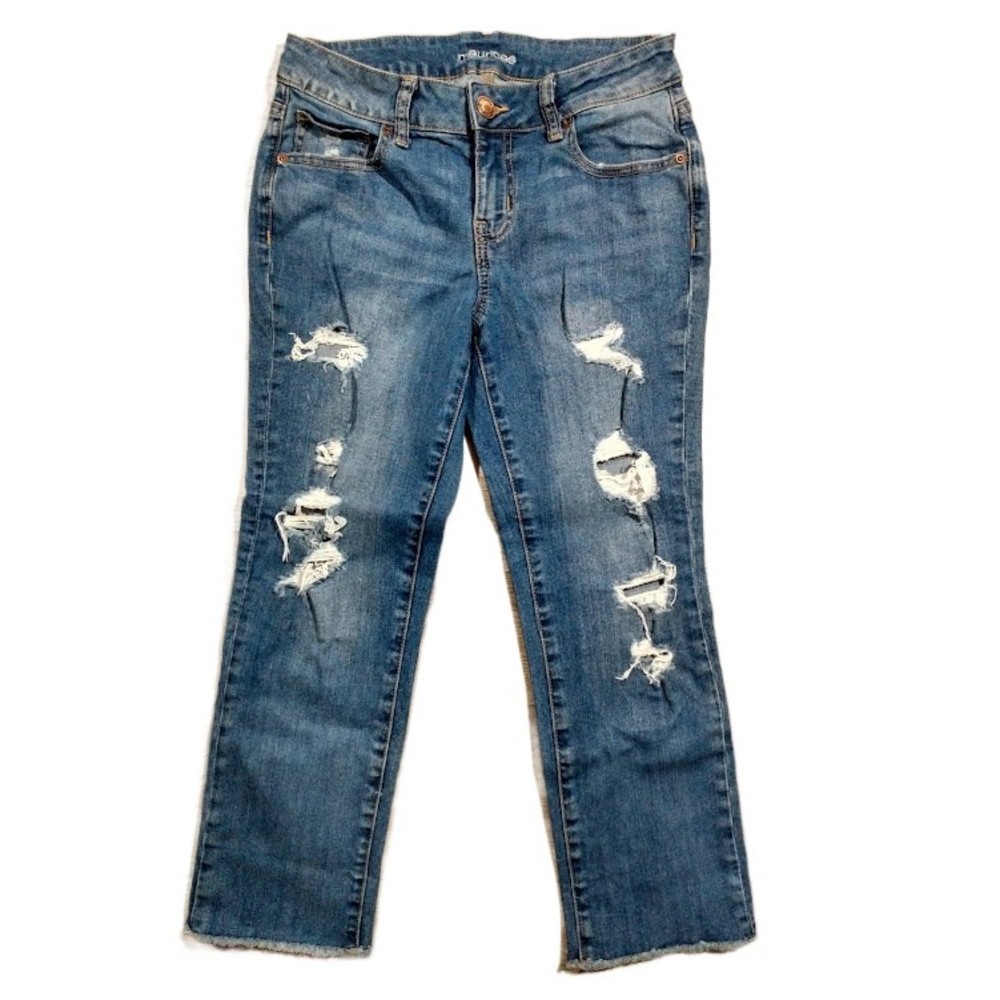 Maurices Distressed Low Rise Capri Jeans Womens Size 4 Raw Edge Hem Blue